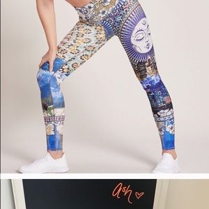 Bundle of 3 leggings